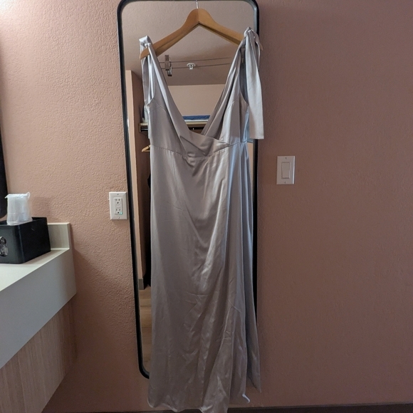 Reformation Siena Dress - Picture 3 of 8